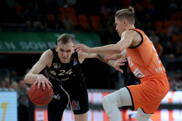 记者：纽卡找不到伊萨克的替代者，利物浦的开价也远低于估价